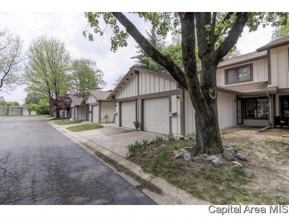 10 Oakbend Ct - Photo 1