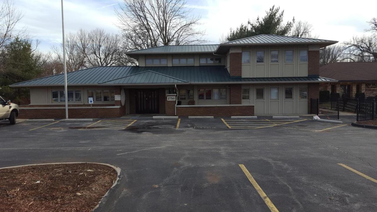 2750 Sunshine Street - Photo 1
