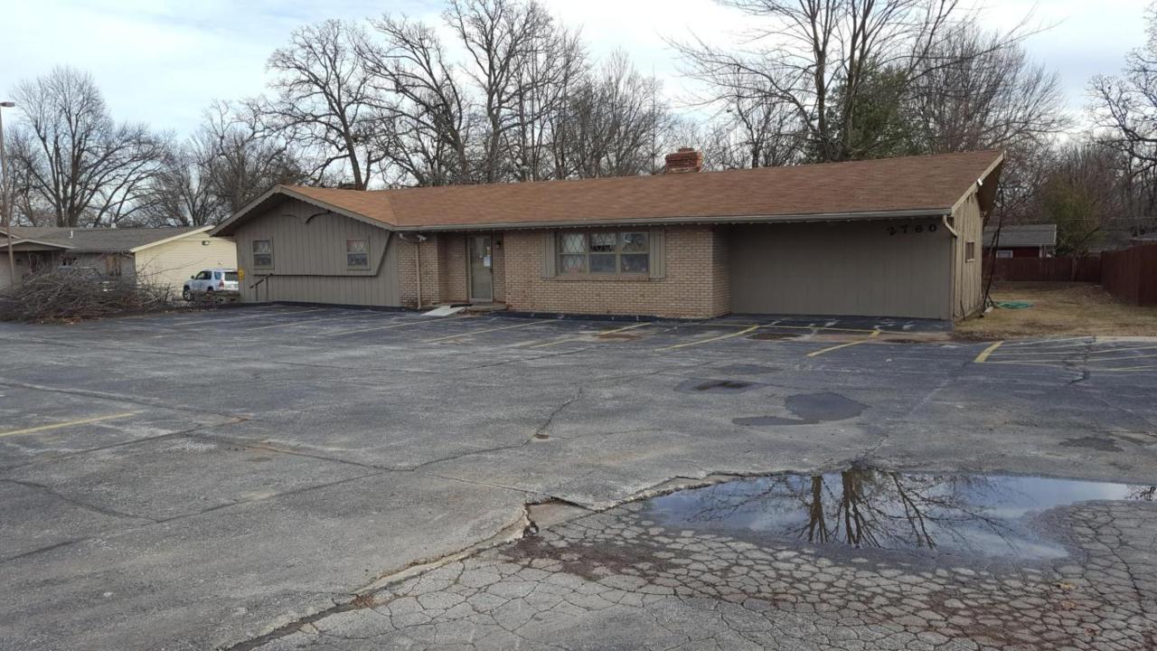 2760 Sunshine Street - Photo 1