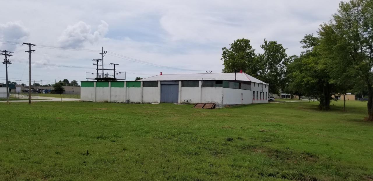 3005 Chestnut Expressway - Photo 1
