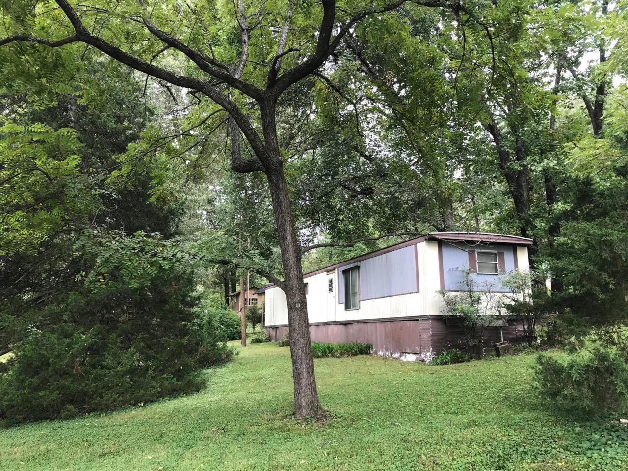 1435 Green Avenue - Photo 1