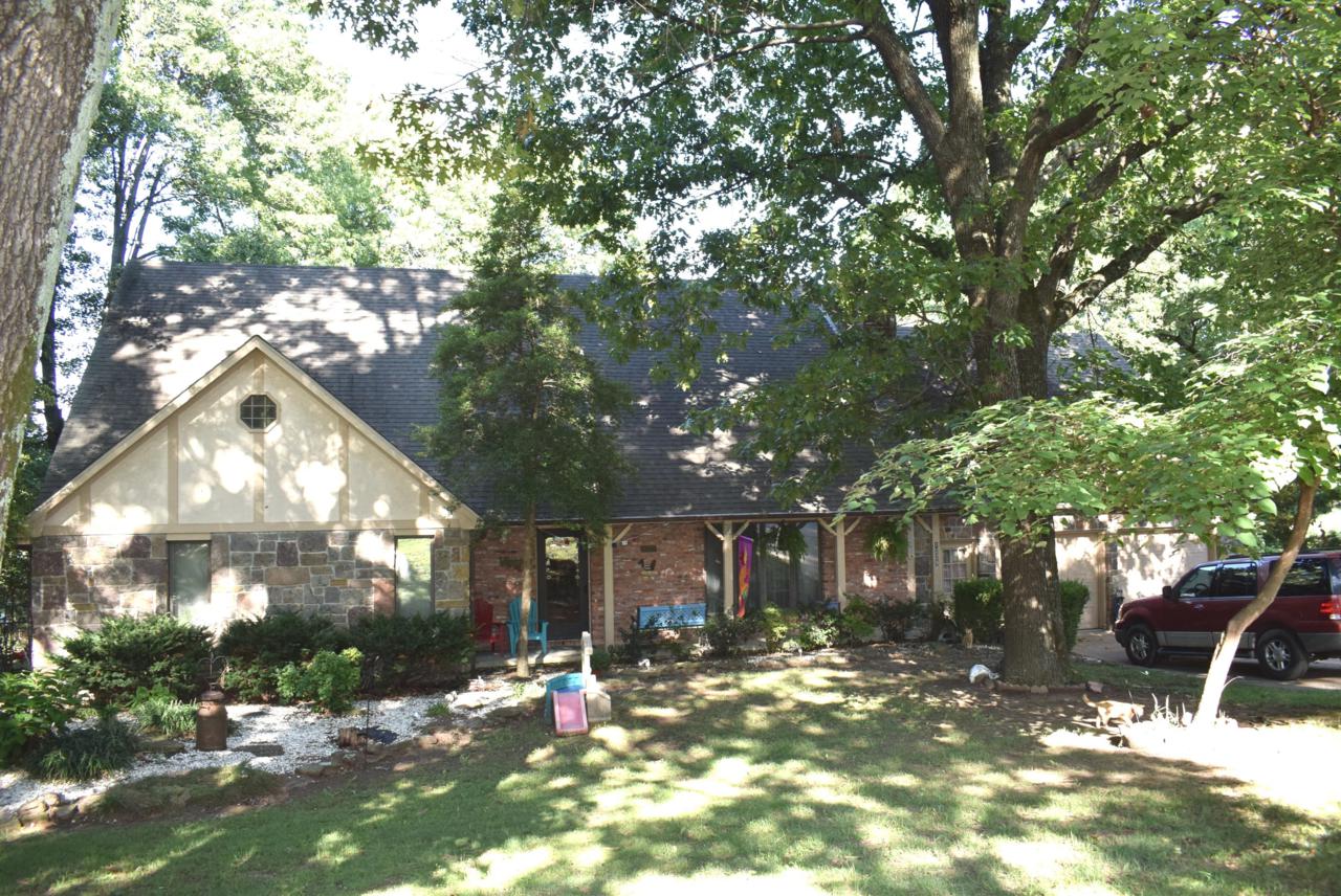 1229 Circle Drive - Photo 1