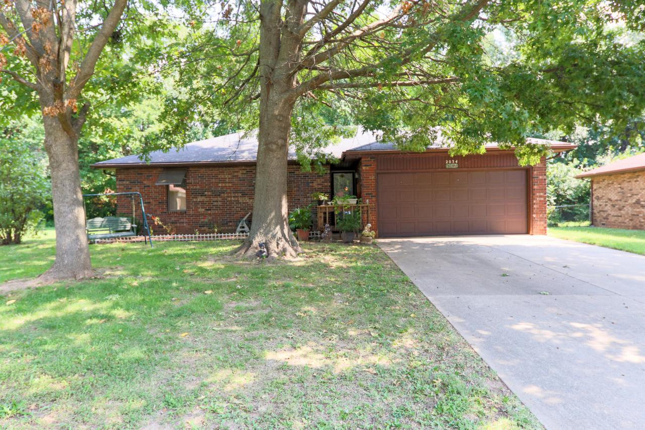 2034 Broadway Avenue - Photo 1