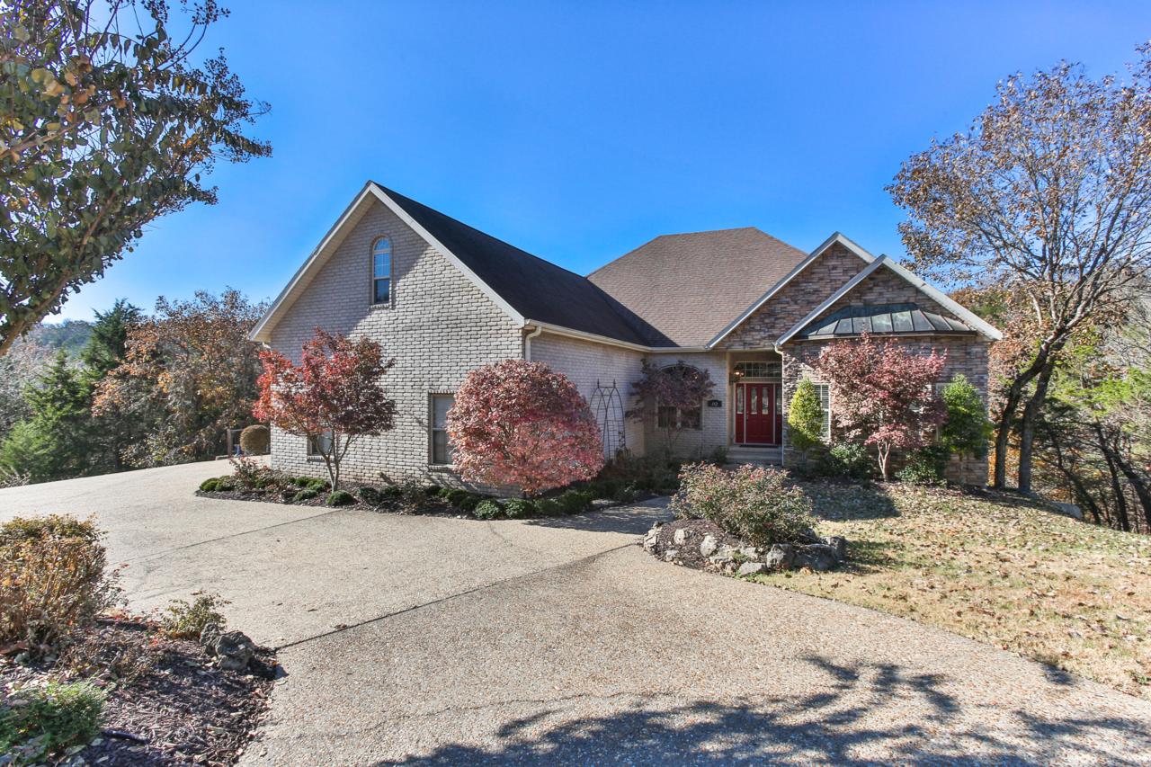 112 Summerwood Drive - Photo 1