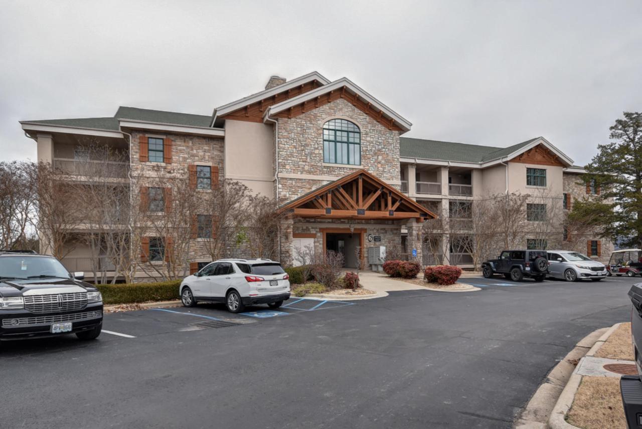 250 Lakewood Drive - Photo 1