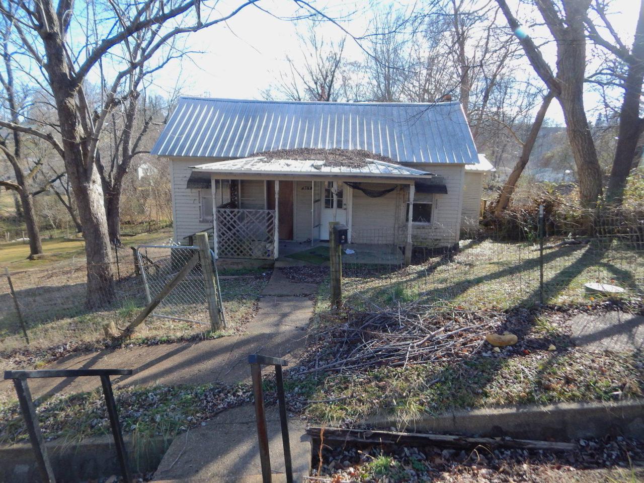 317 Vine Street - Photo 1