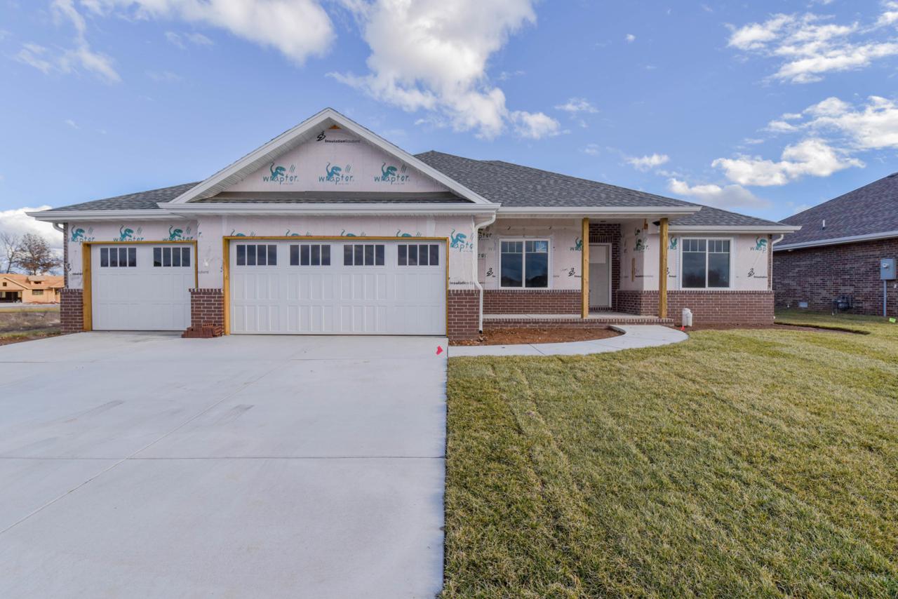 716 Foxhill Circle - Photo 1