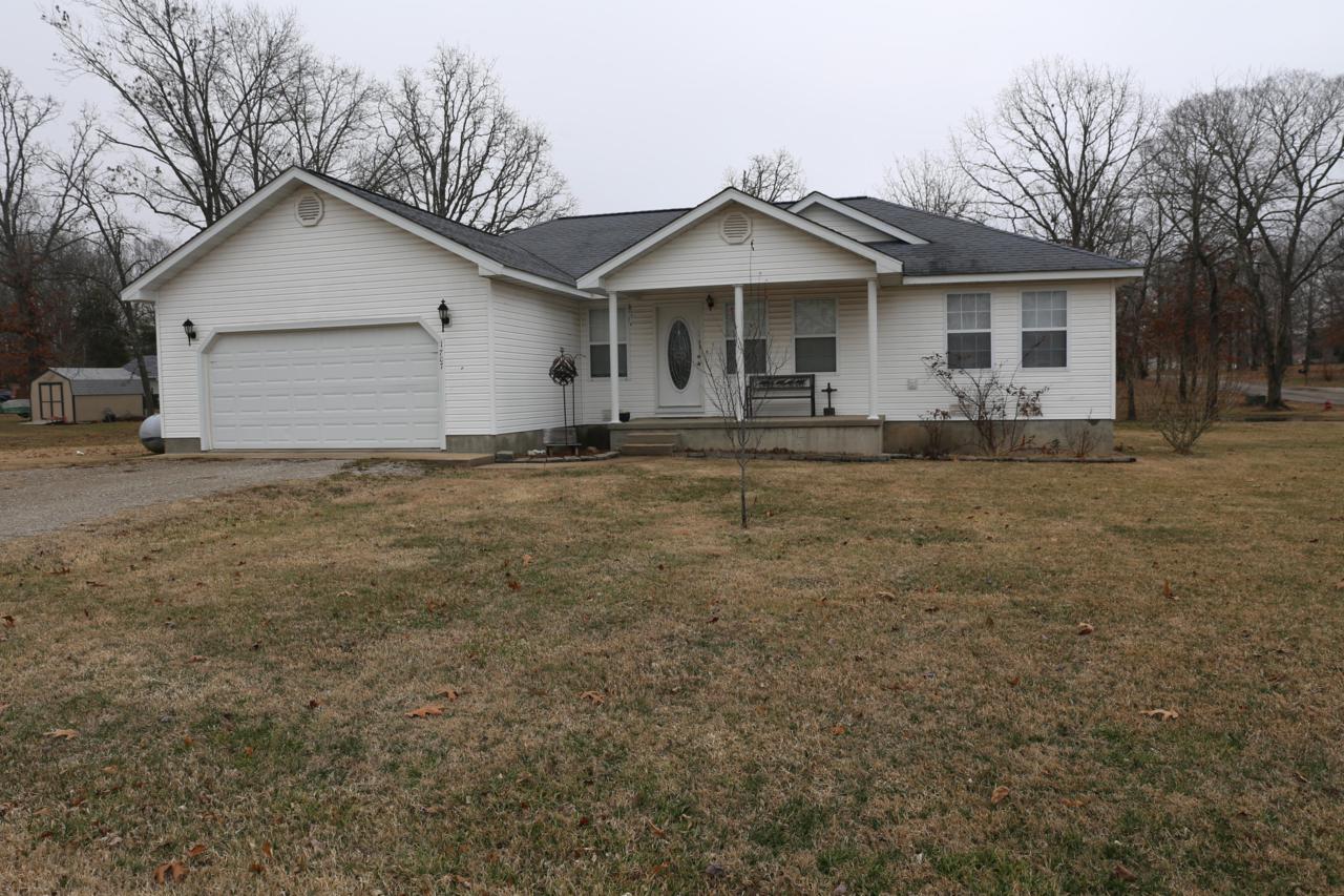 1707 Sara Street - Photo 1