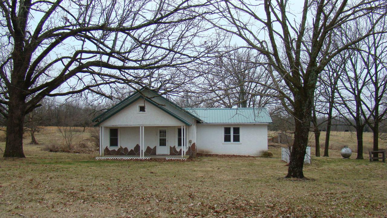 2699 Sparks Road - Photo 1