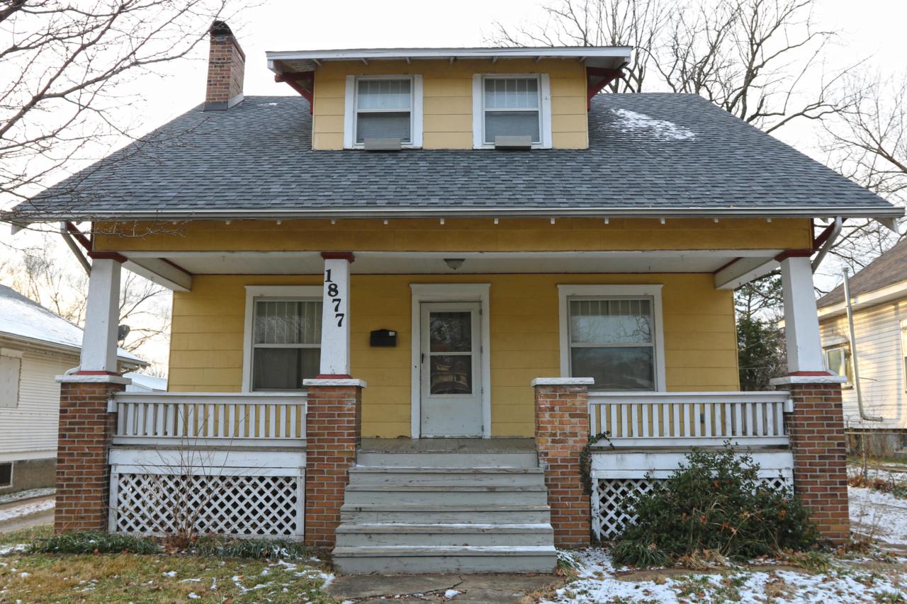 1877 Grant Avenue - Photo 1
