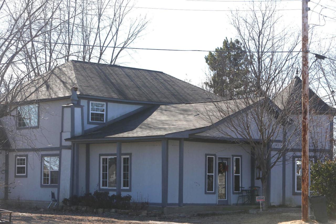 103 Manilla Street - Photo 1