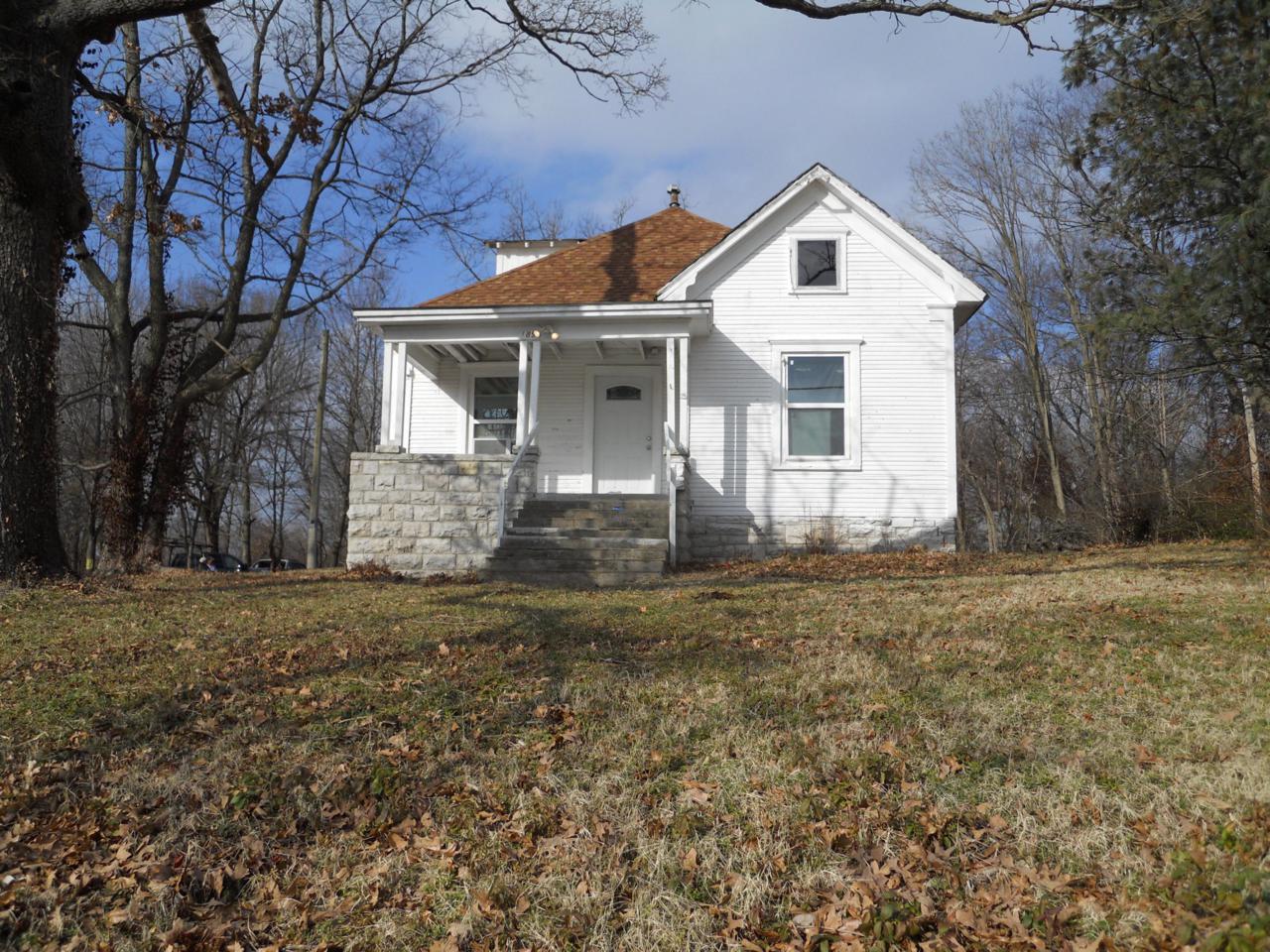 1895 Oak Street - Photo 1