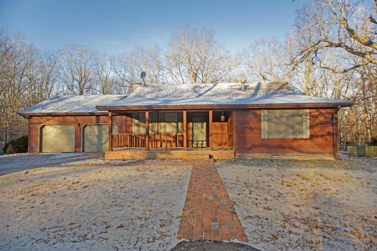 311 Goldfinch Road - Photo 1