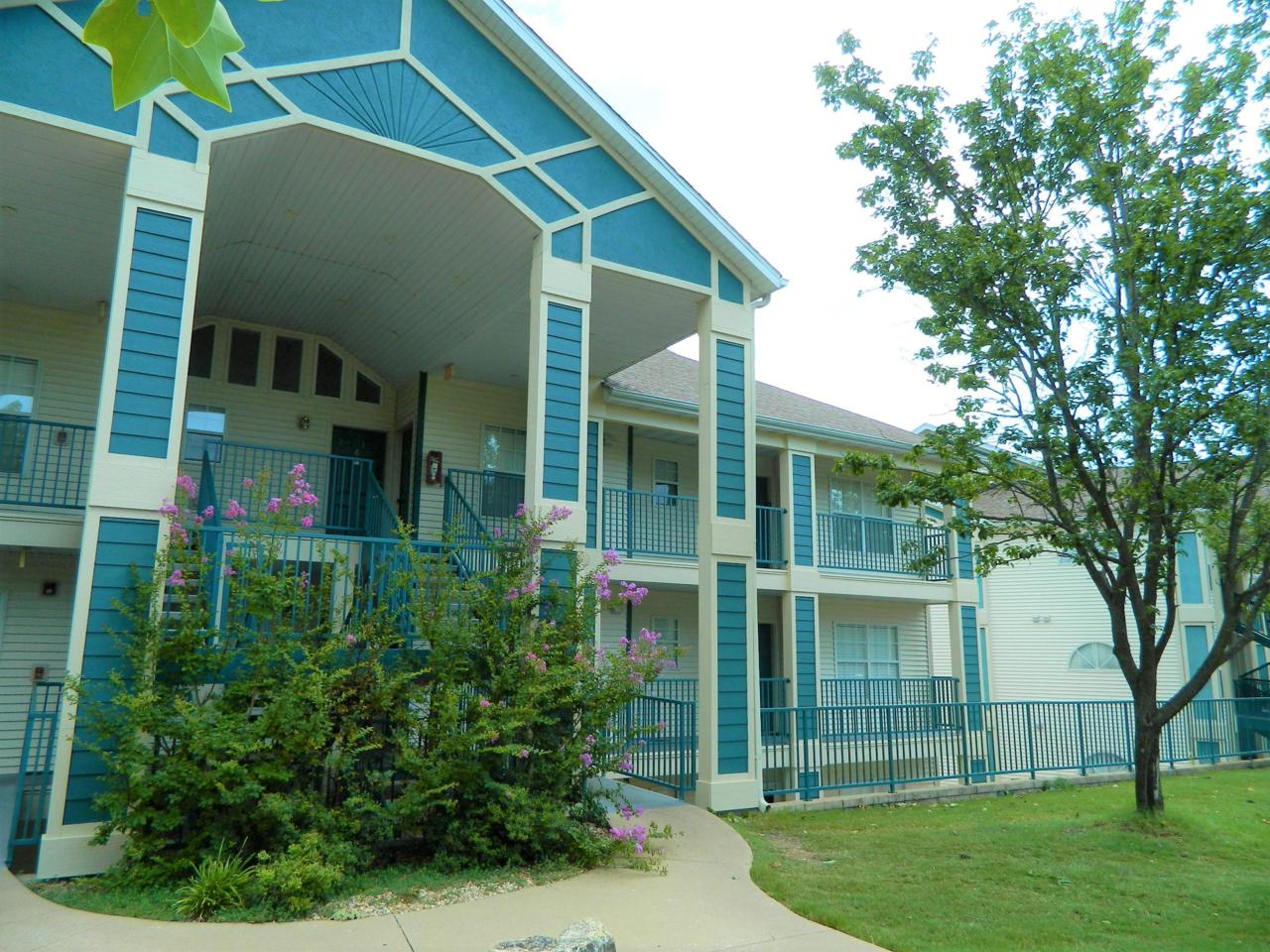 500 Spring Creek Court - Photo 1