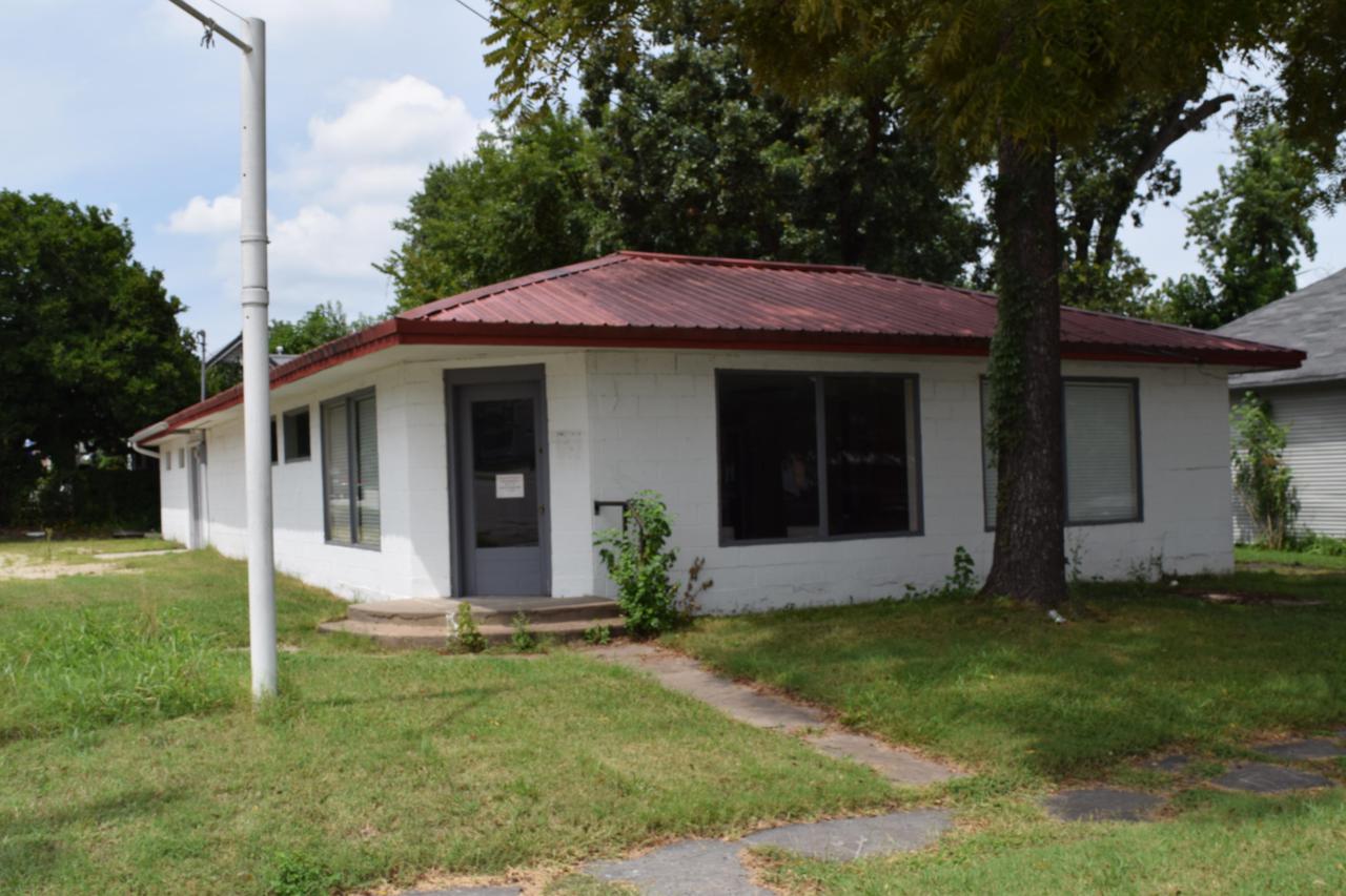 327 Mcgregor Street - Photo 1