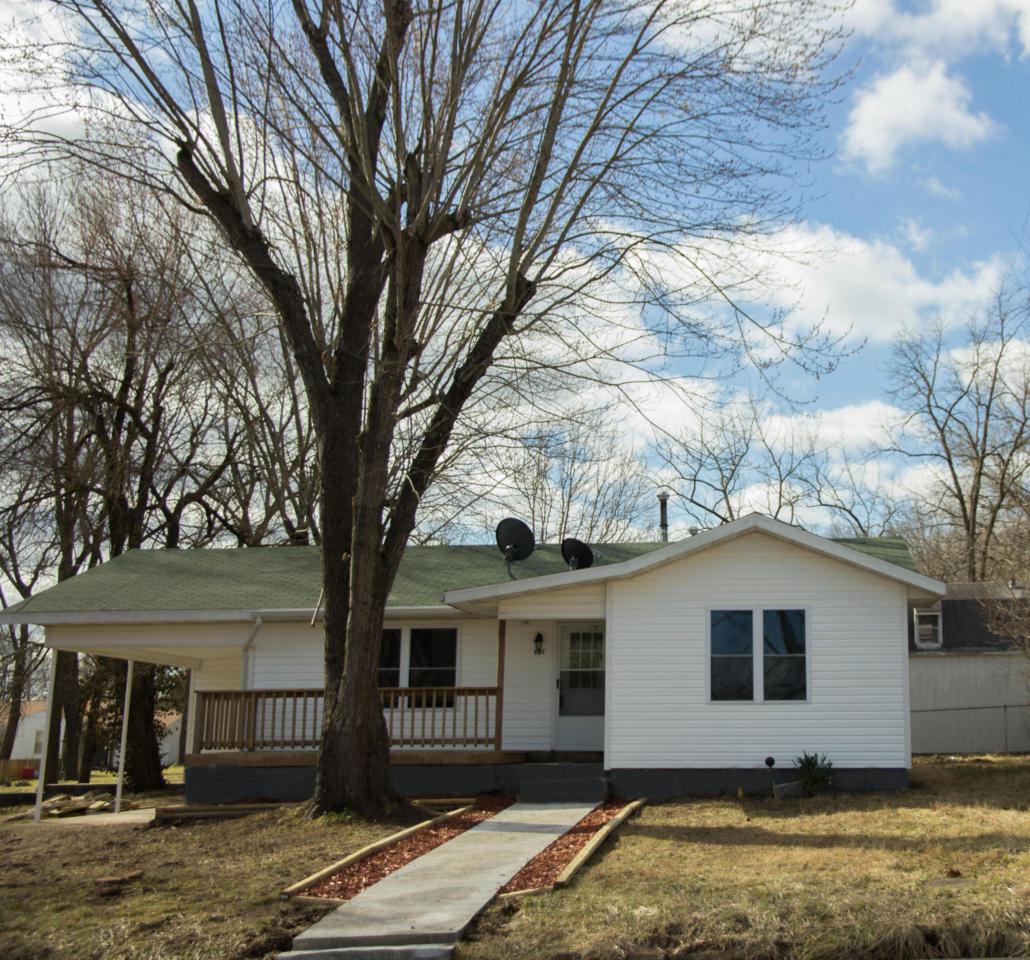 607 2nd Street - Photo 1
