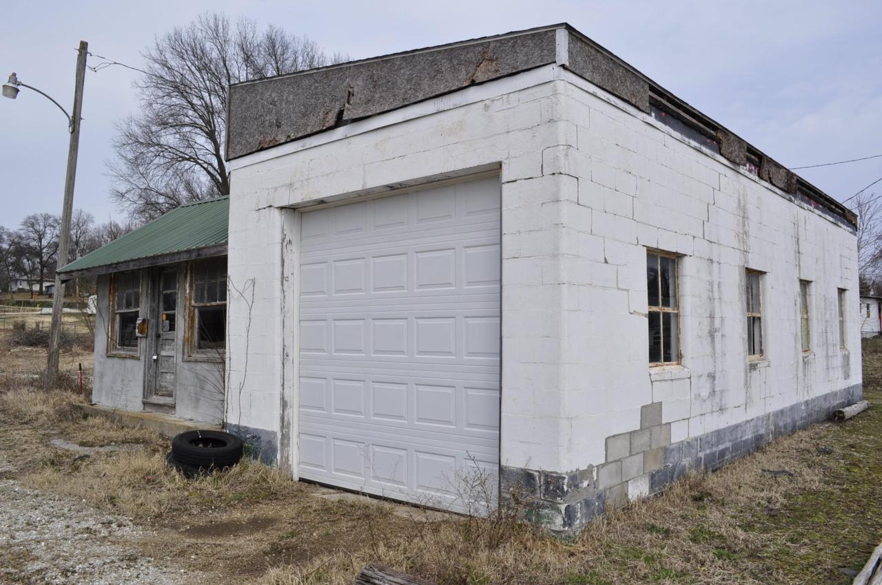 106 Poplar Street - Photo 1