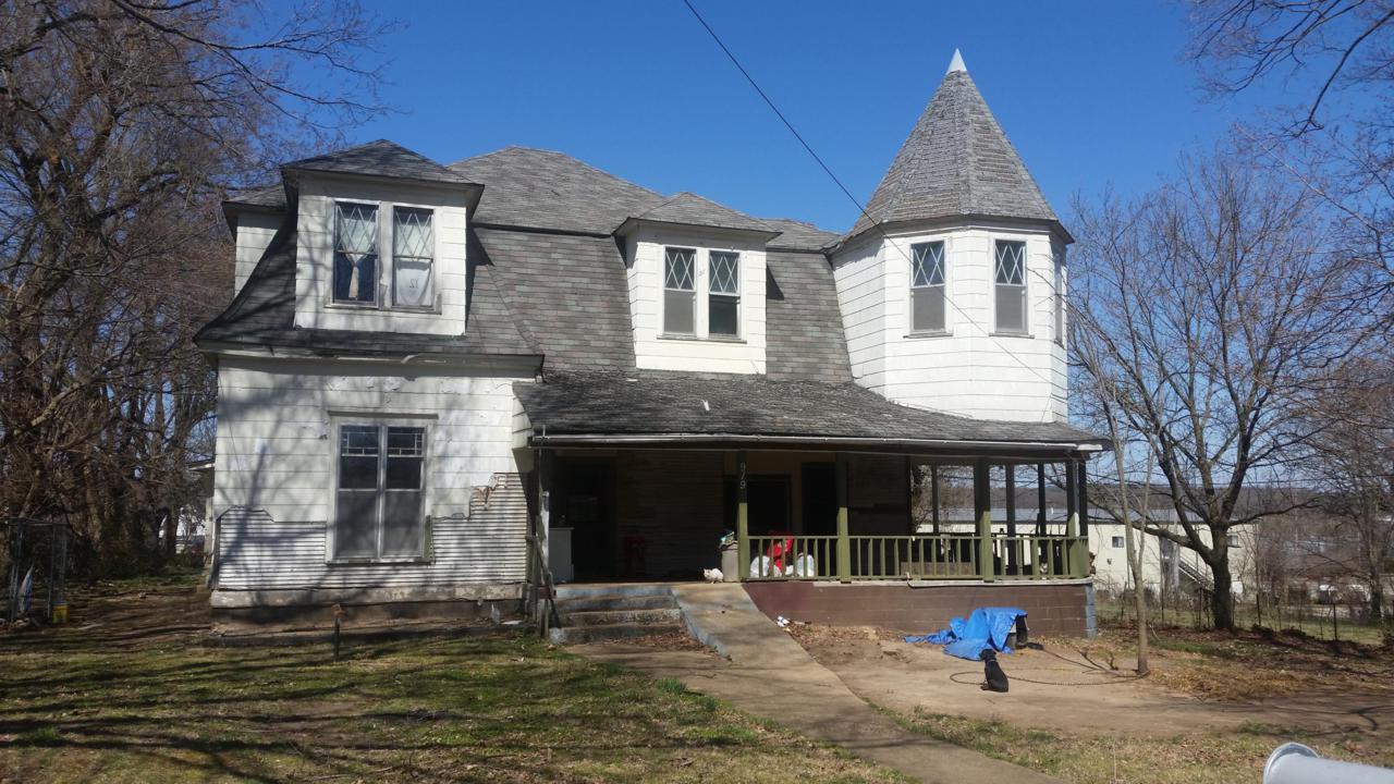 919 Grace Avenue - Photo 1
