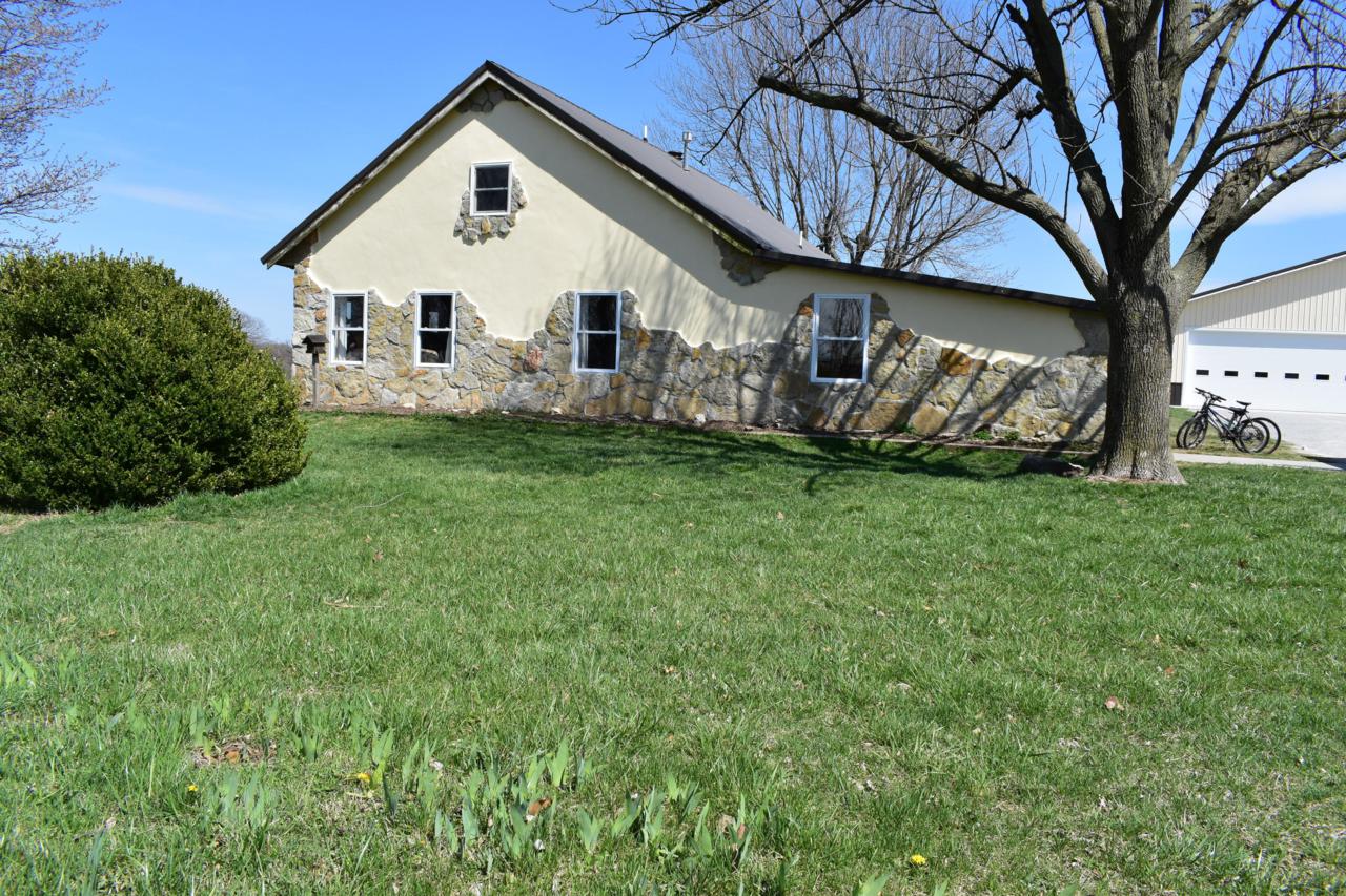 12252 Farm Road 1090 - Photo 1