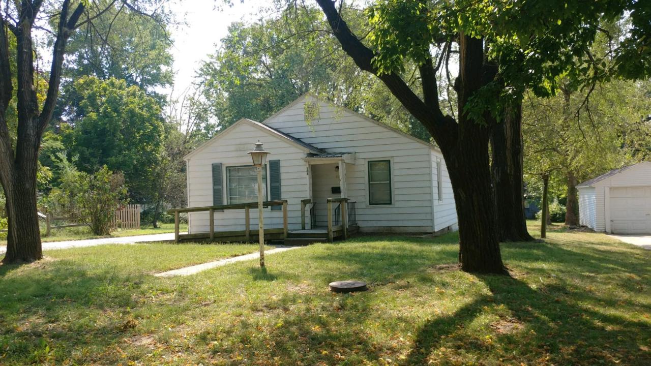 104 Pine Street - Photo 1