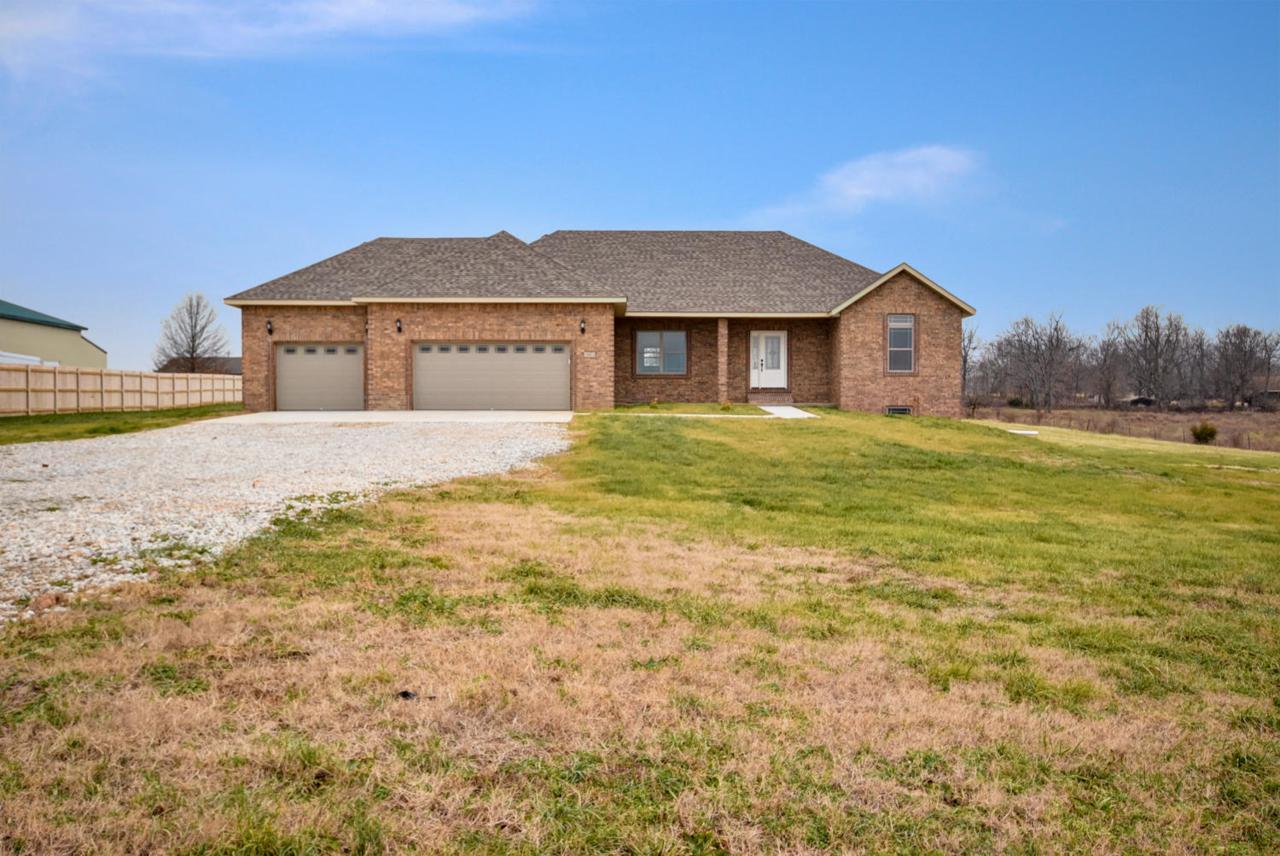 384 Lilac Lane - Photo 1