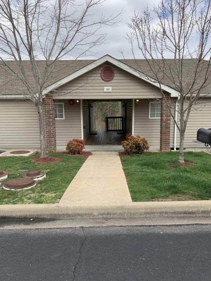 102 Garden Circle - Photo 1