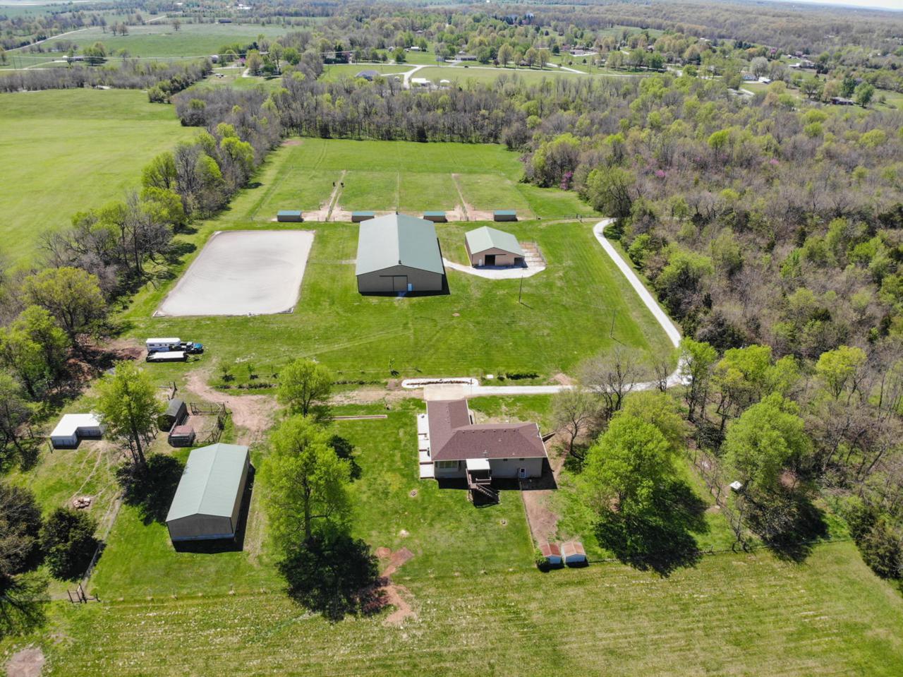 465 War Horse Lane - Photo 1