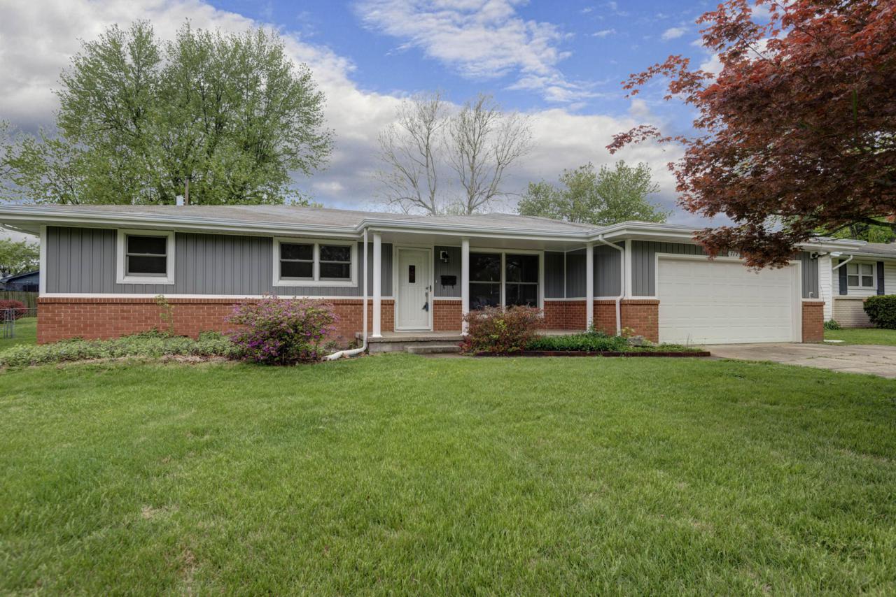 717 Belview Avenue - Photo 1