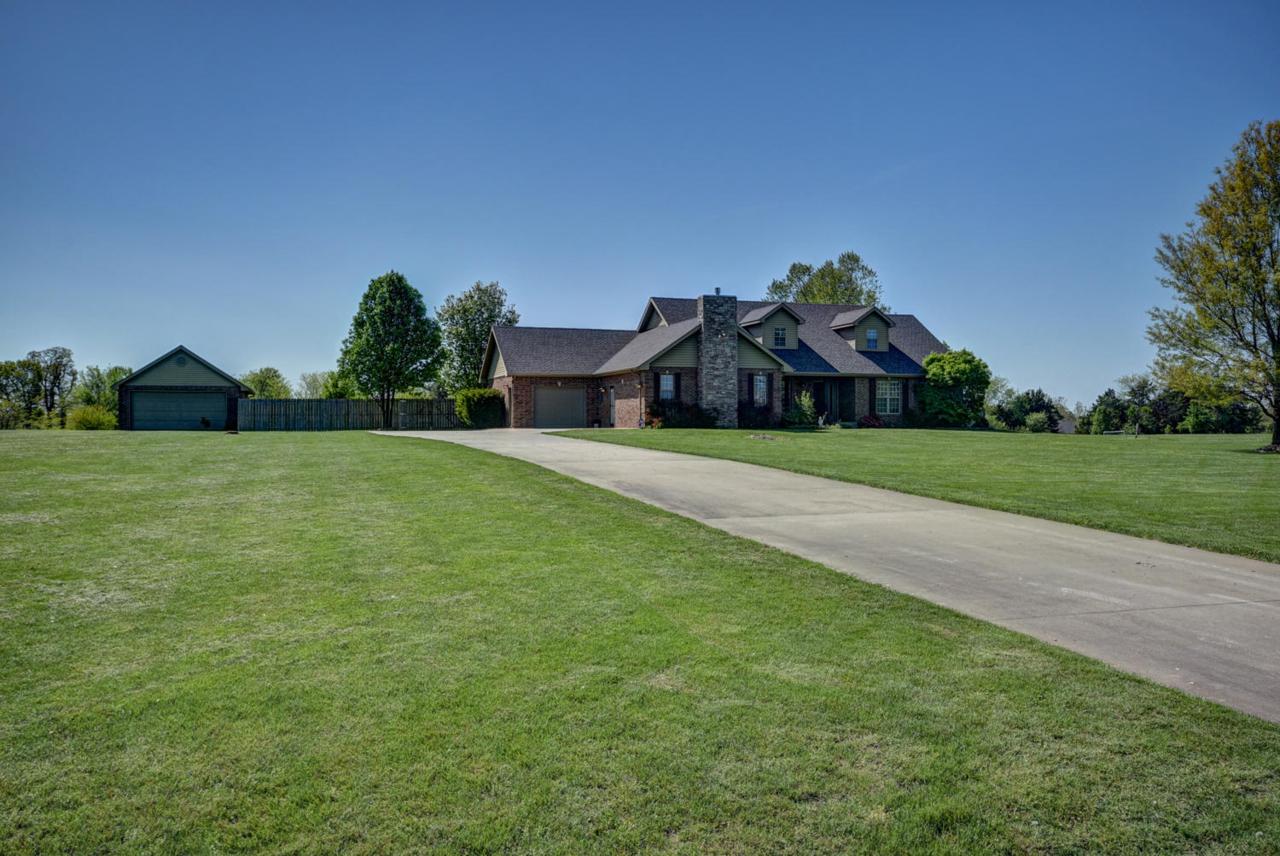 4547 136th Road - Photo 1