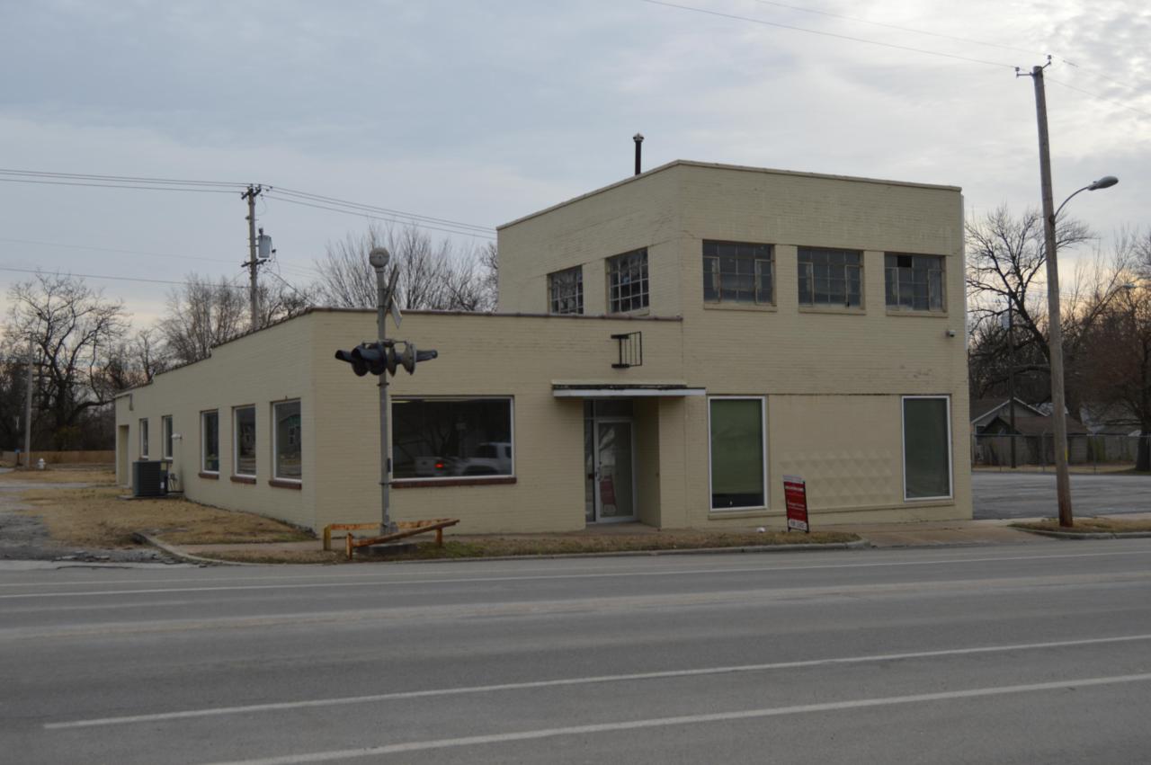 920 Broadway Street - Photo 1