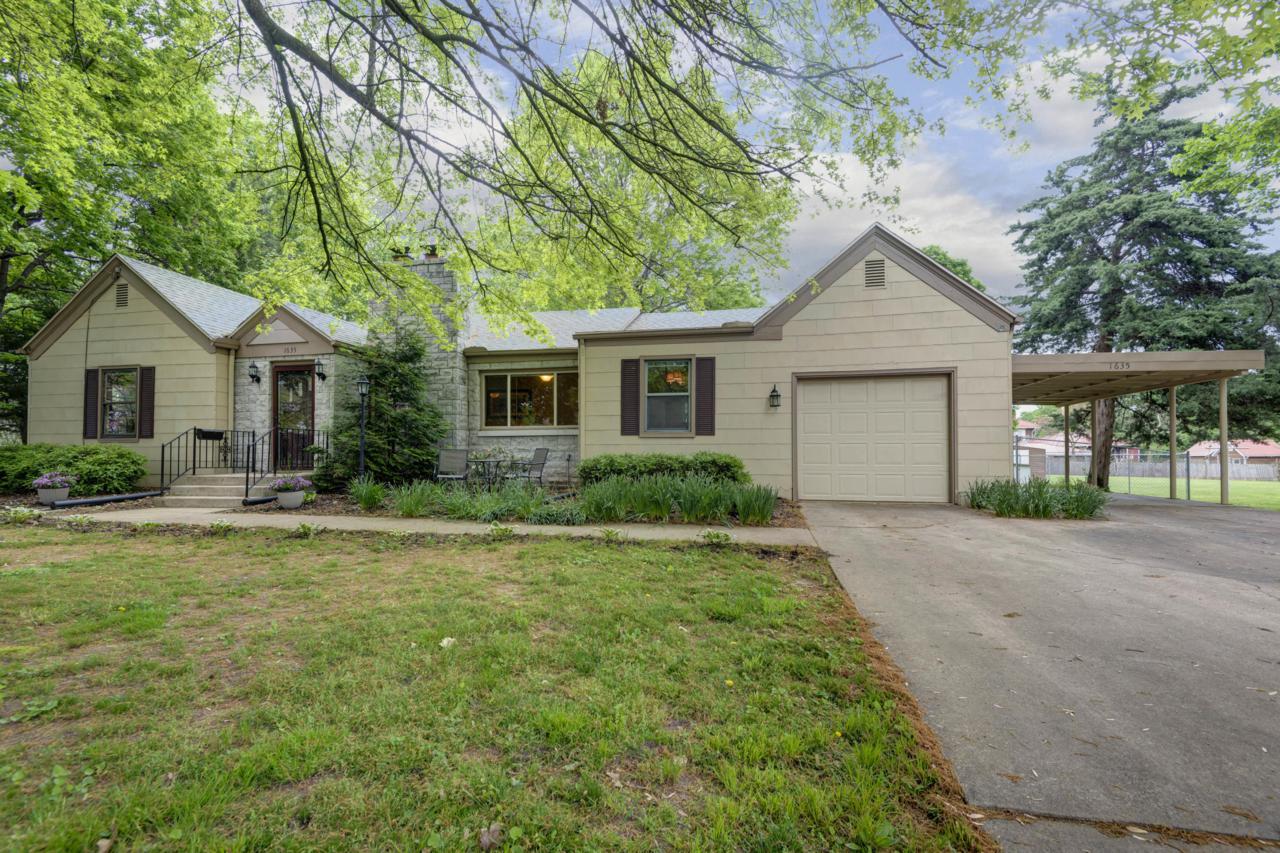 1635 Elm Street - Photo 1
