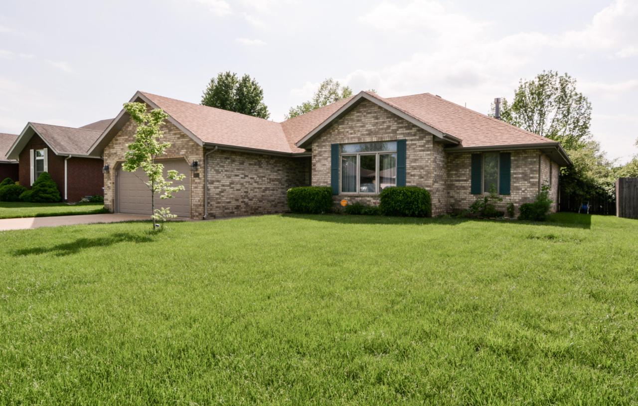 3681 Suburban Avenue - Photo 1
