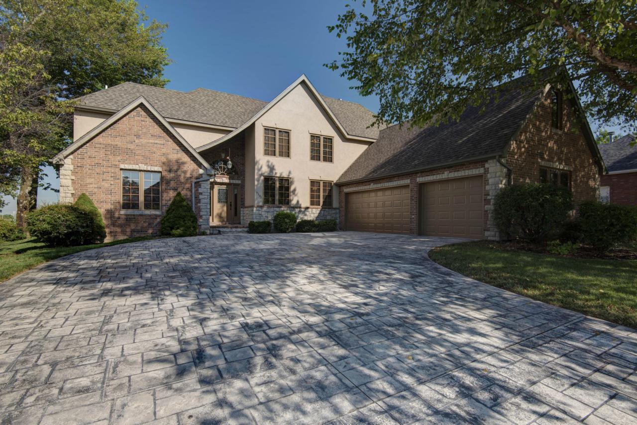6191 Meadowview Drive - Photo 1