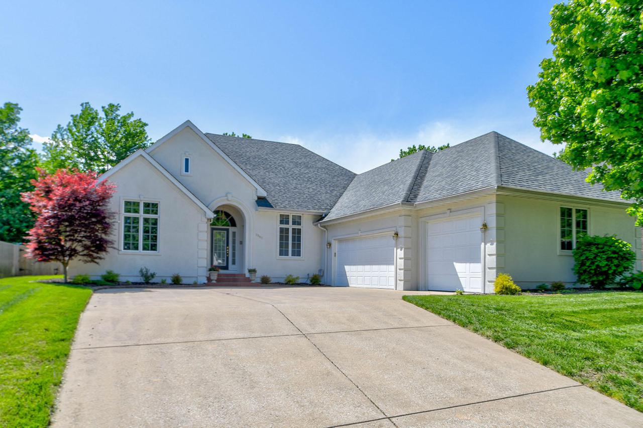 2585 Chapel Drive - Photo 1
