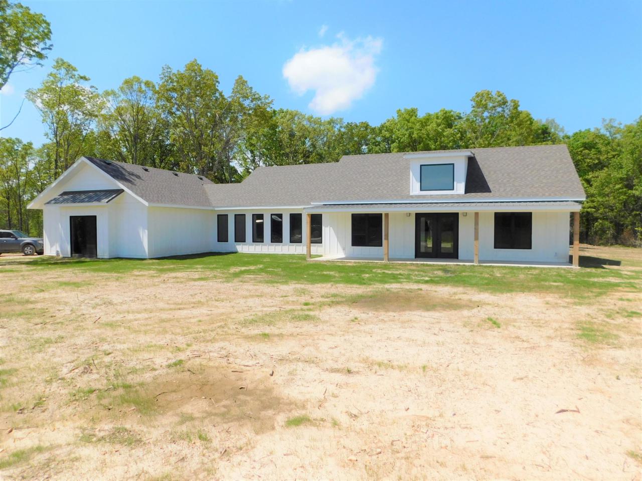 405 Ira Drive - Photo 1