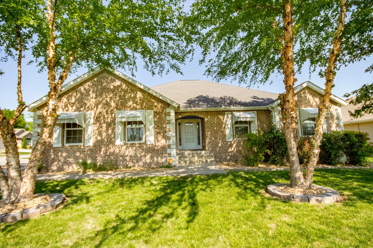 3231 Chandler Avenue - Photo 1