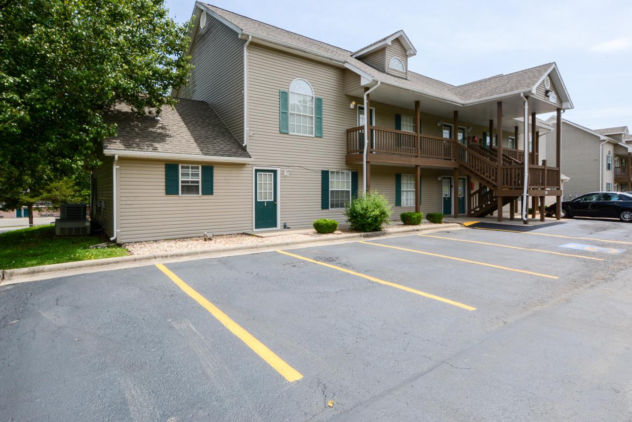 520 Abby Lane - Photo 1