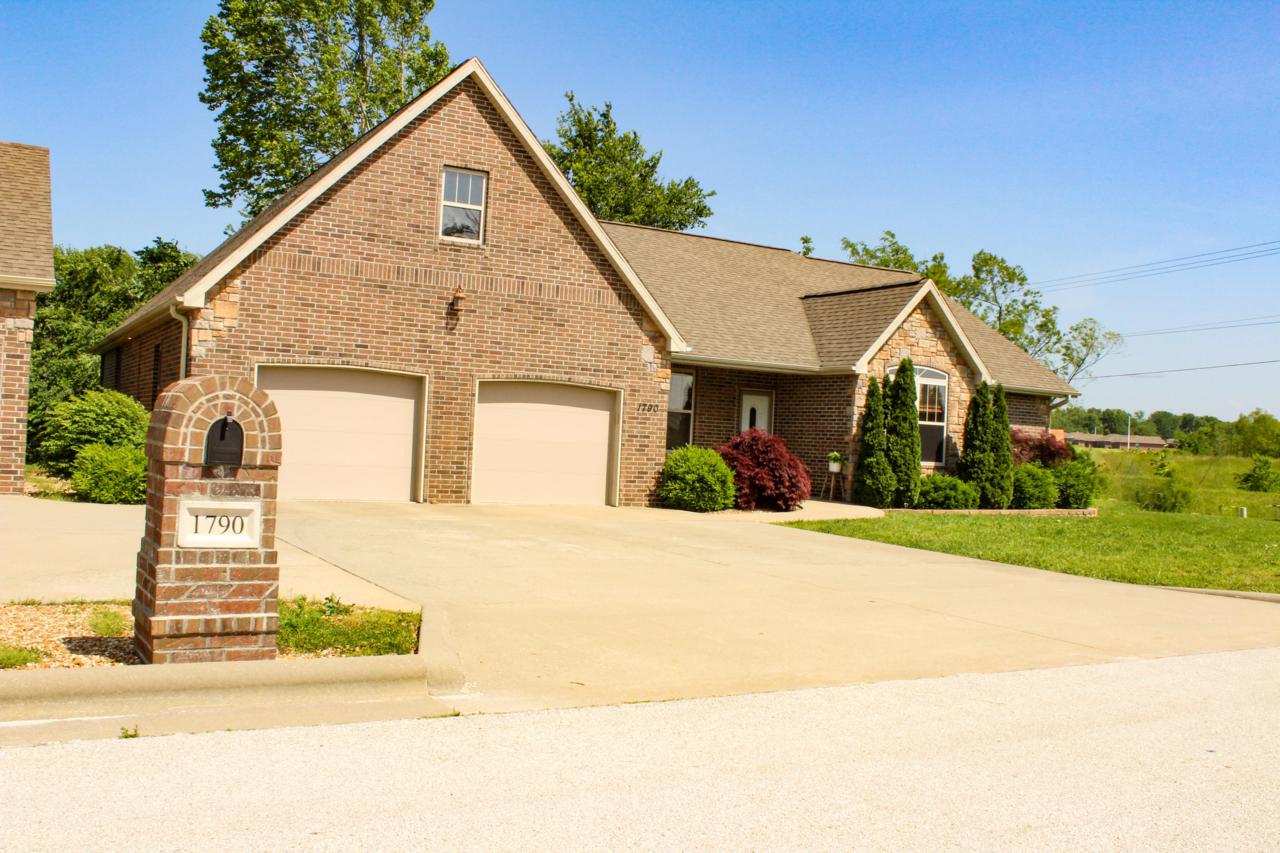 1790 Charles Place - Photo 1