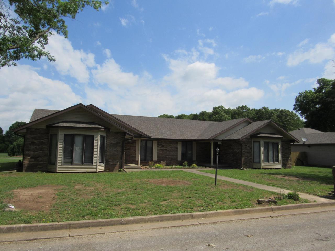 1009-1011 Greentree Drive - Photo 1