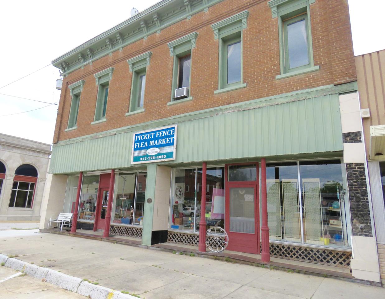 1050 Cherokee Avenue - Photo 1