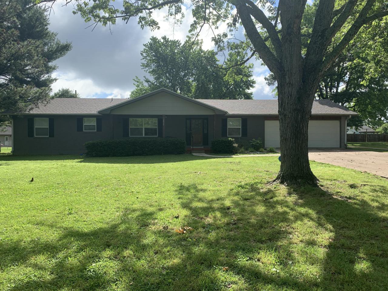 2820 Laurie Avenue - Photo 1