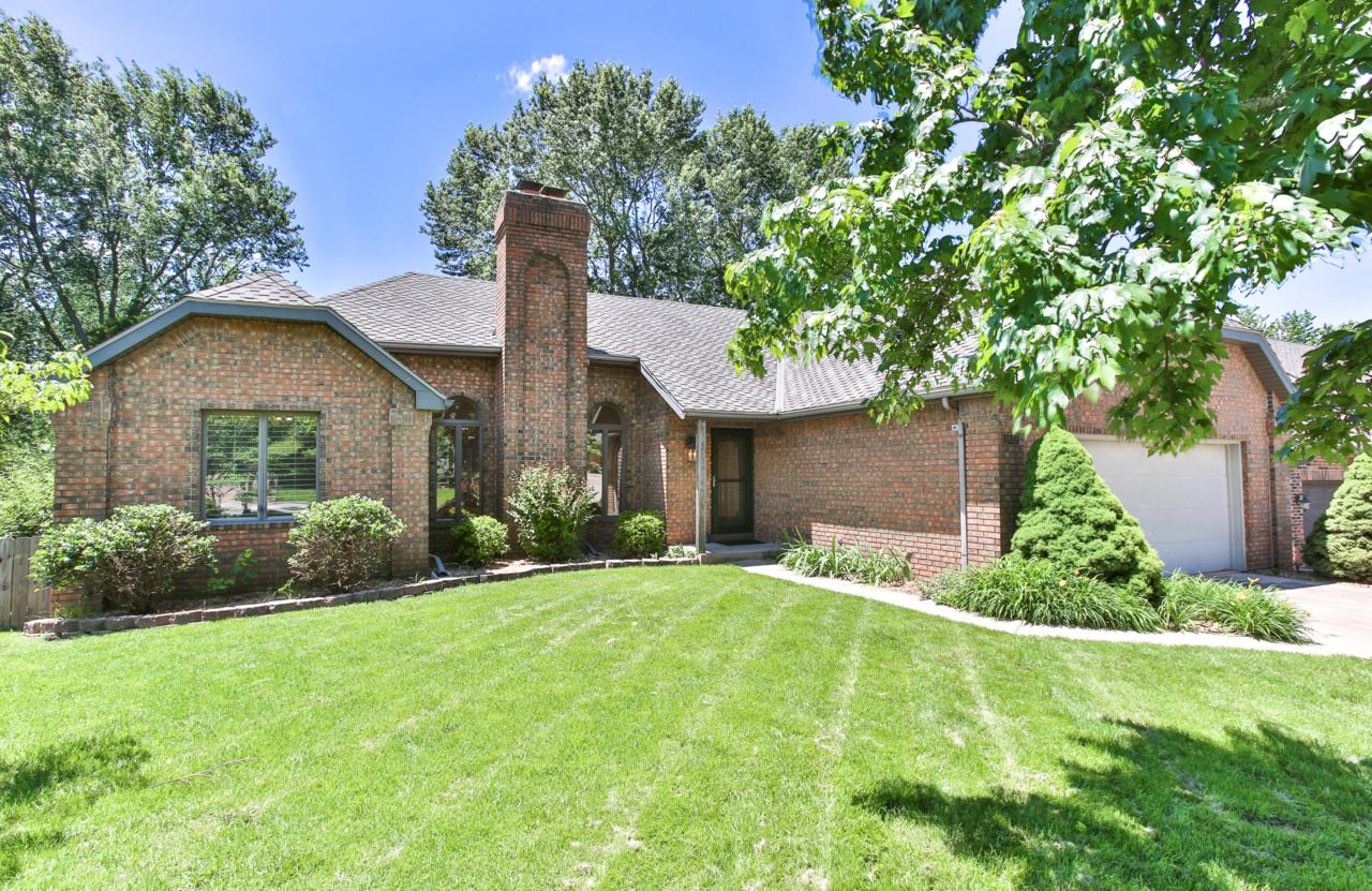 1842 Richmond Place - Photo 1