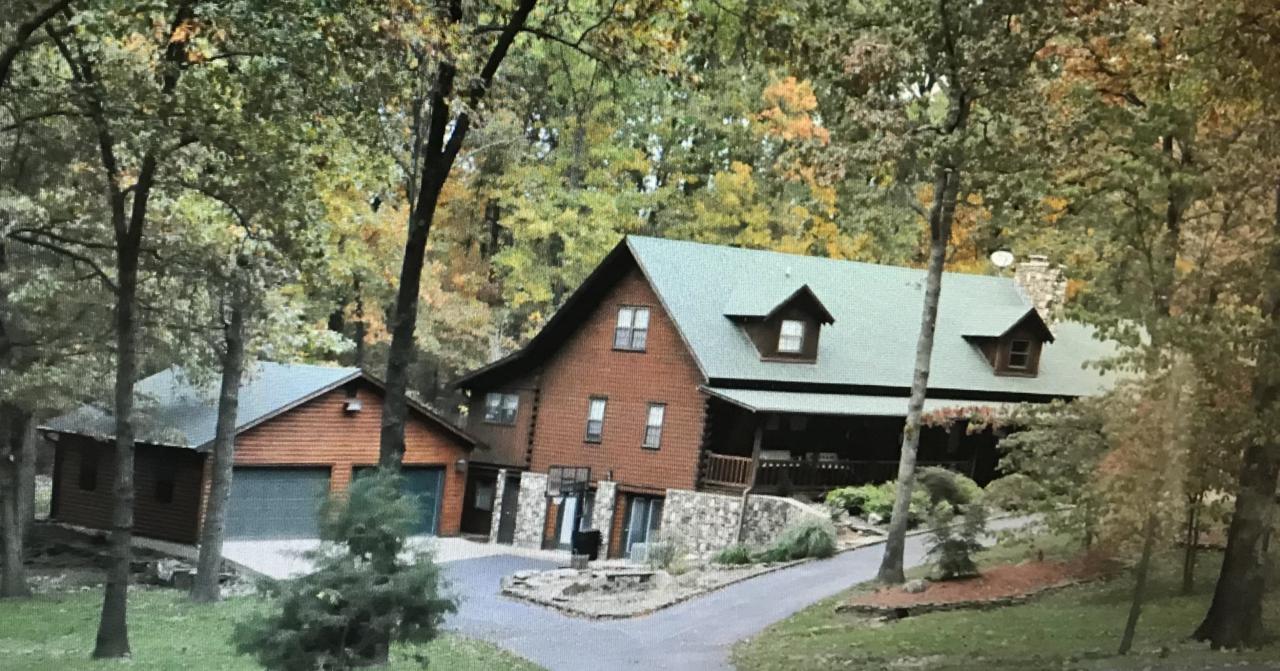 2005 Cambridge Drive - Photo 1