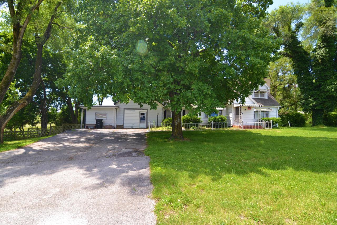 2530 W Broadway Street - Photo 1