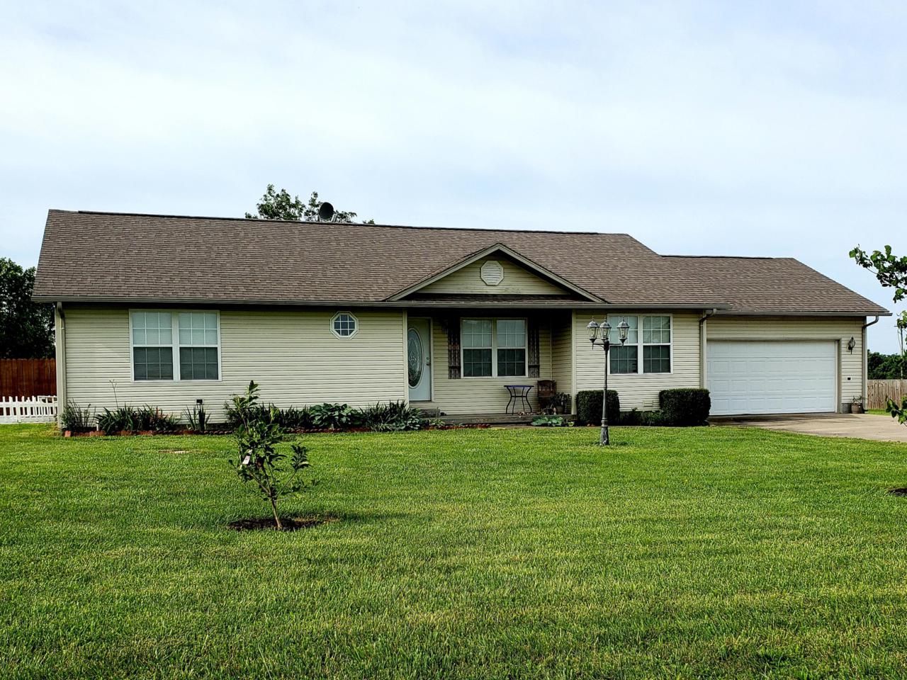 10765 Farm Road 2030 - Photo 1