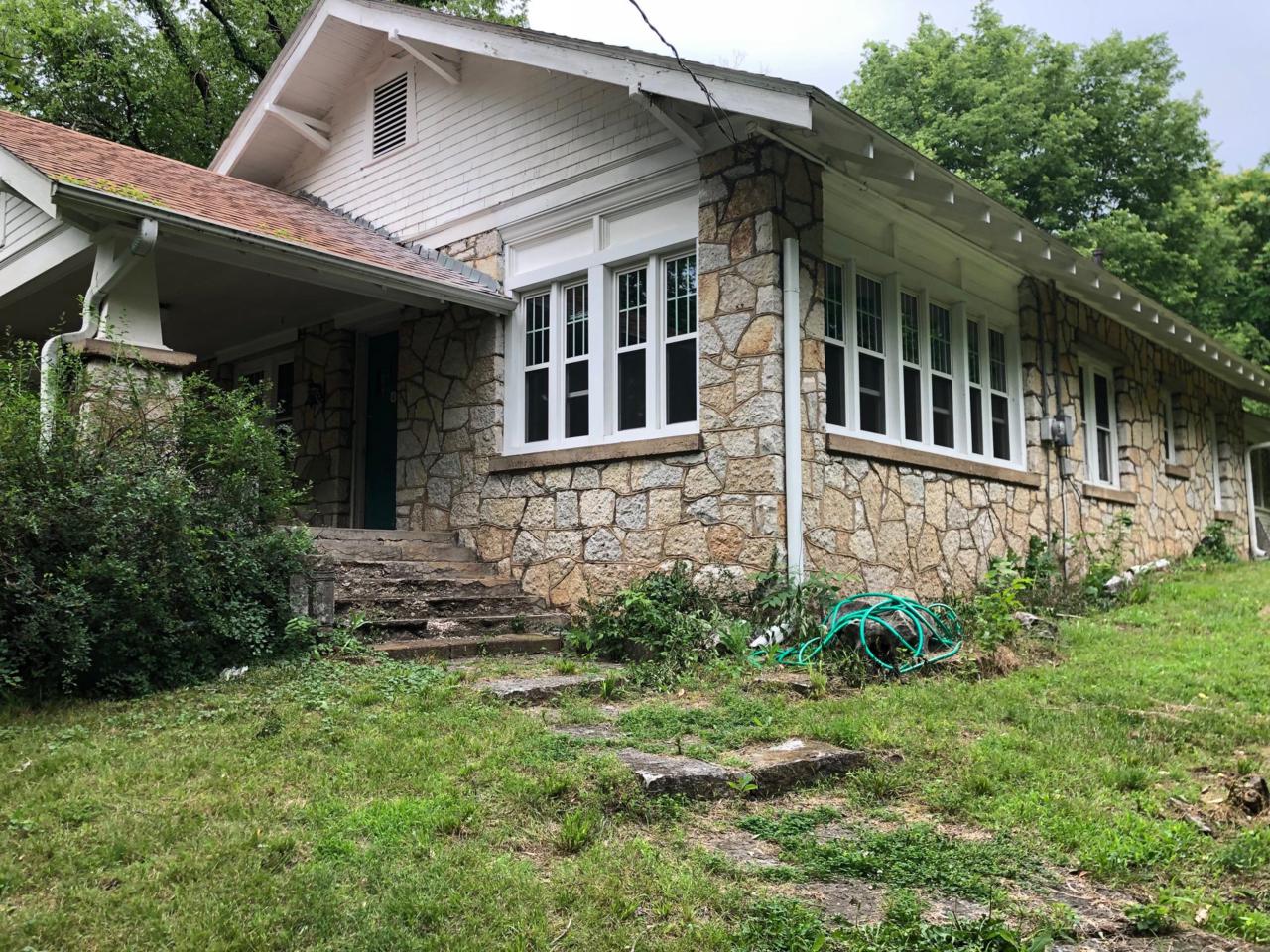 102 Kings Highway - Photo 1