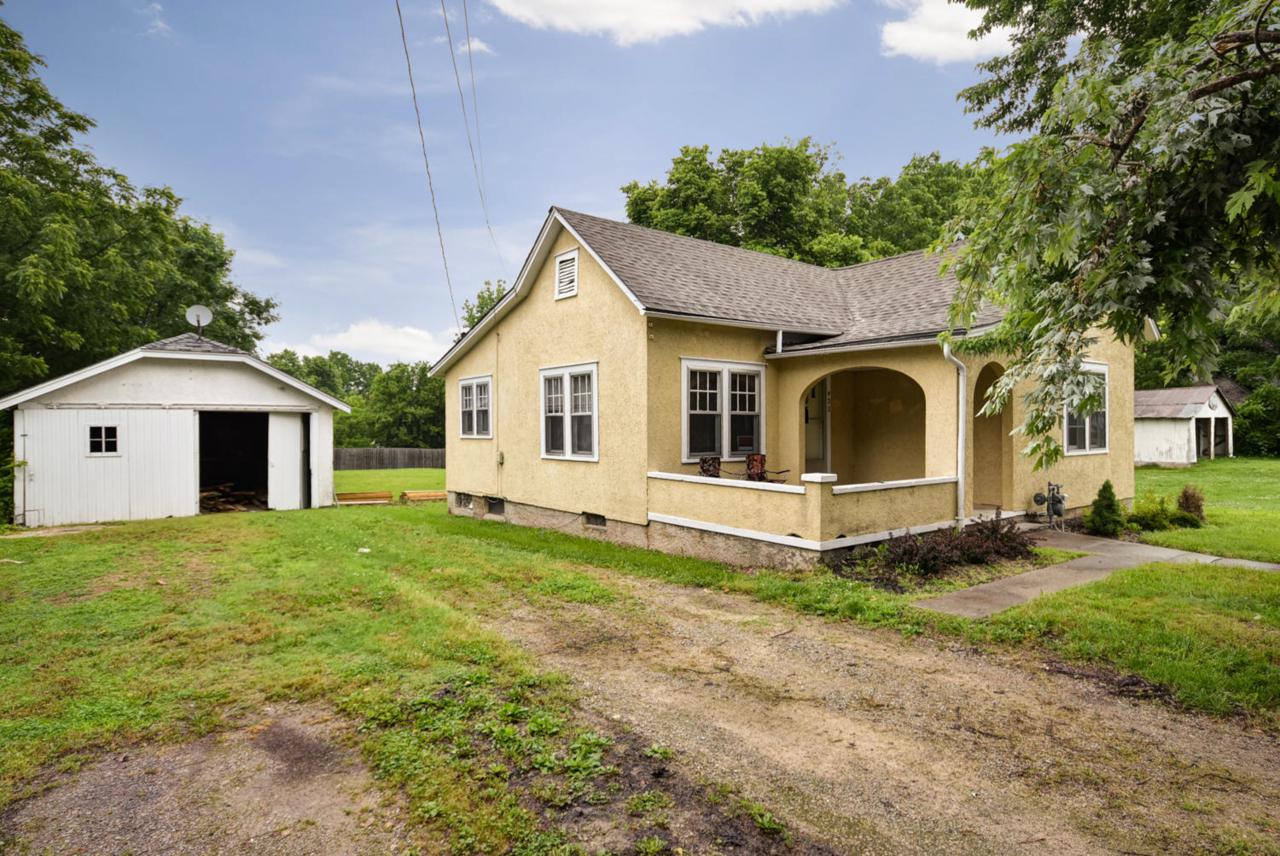 422 Sloan St Street - Photo 1