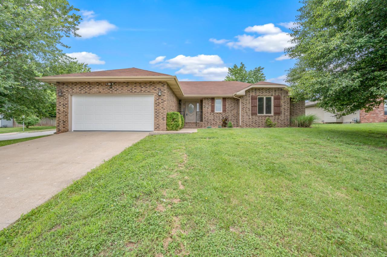 401 Spruce Avenue - Photo 1