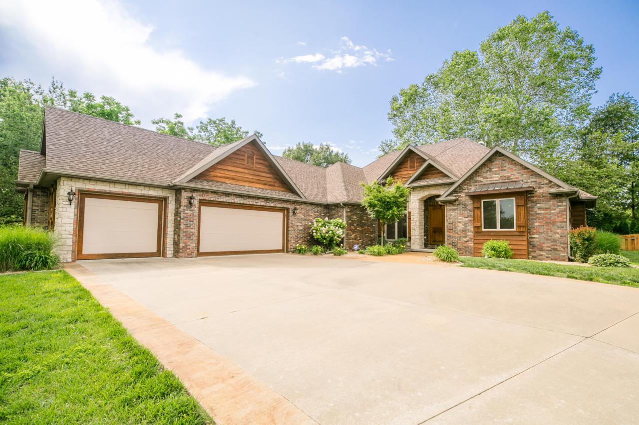3391 Bluffview Street - Photo 1