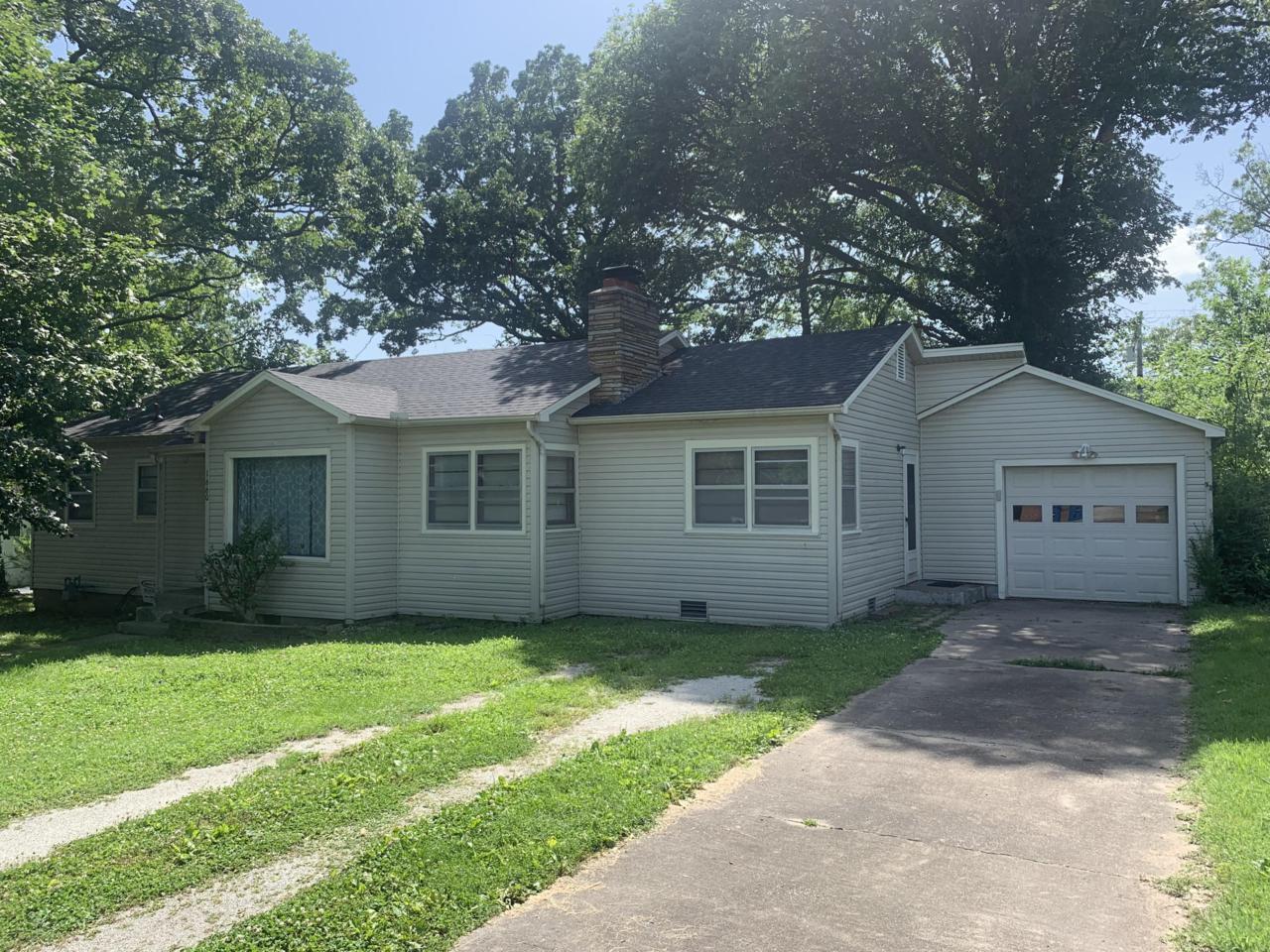 1660 Presley Drive - Photo 1